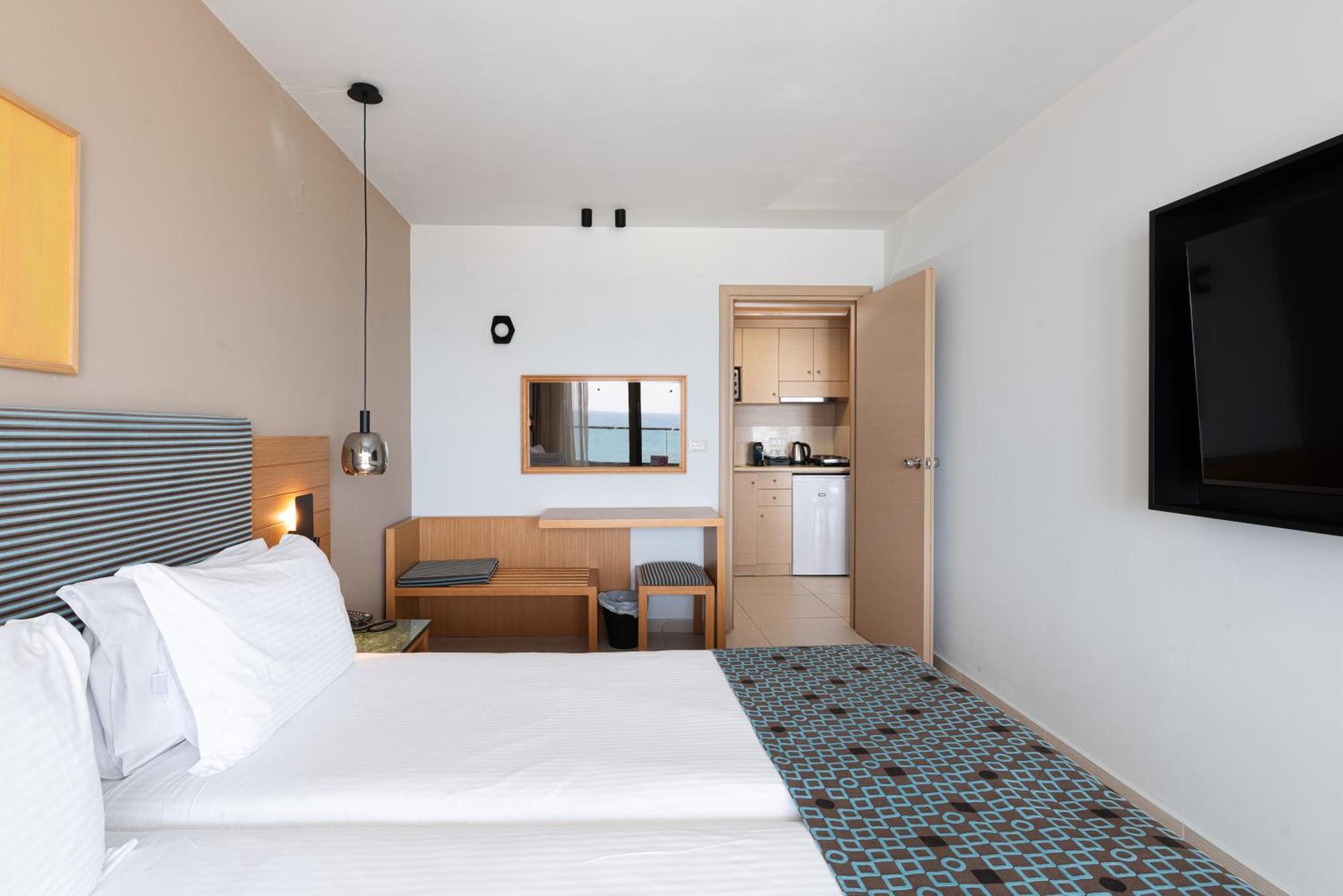 Iolida Beach By Smile Hotels Agia Marina  Room photo